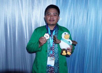 Deni Candra, Mahasiswa Prodi Matematika UIN Alauddin Makassar Raih Medali Emas di OASE PTKI II