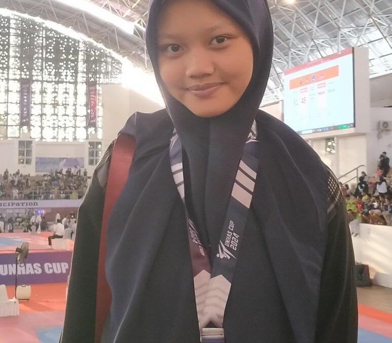 Nur Aida Sukses Kantongi Medali Perak pada Kejuaraan Taekwondo Unhas Cup 2024